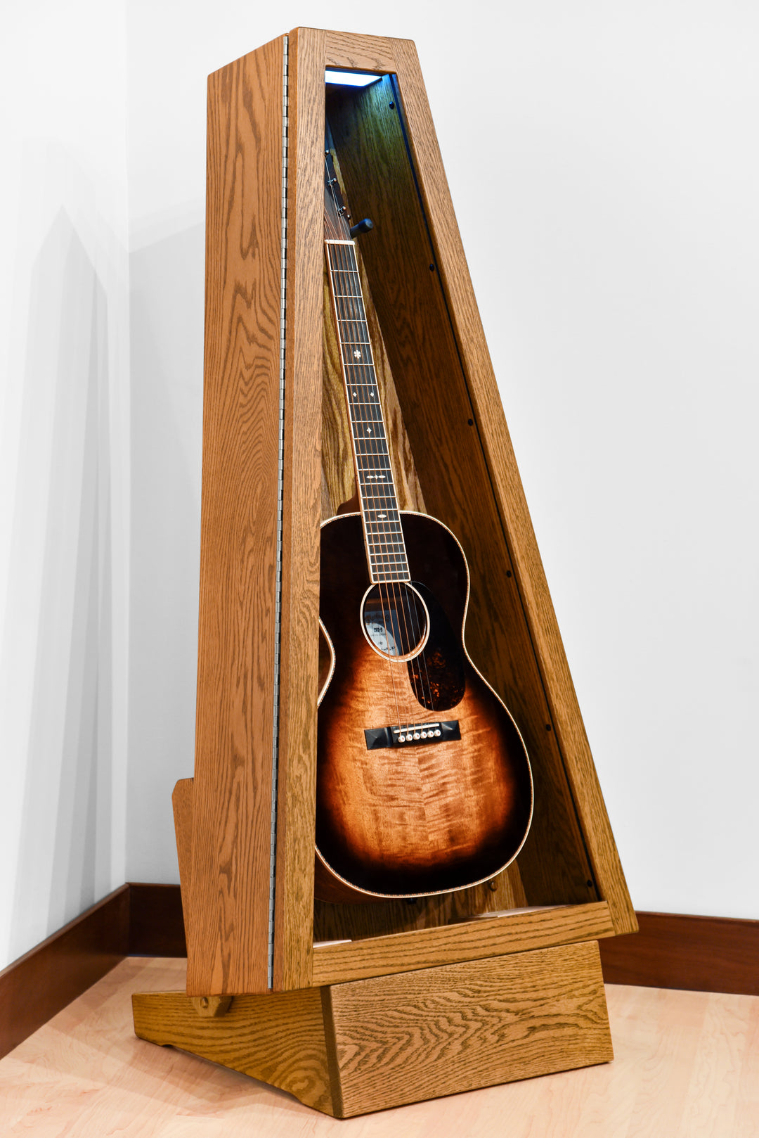 ClimaStand Triangle Humidor with Base - Red Oak with Golden Oak Stain