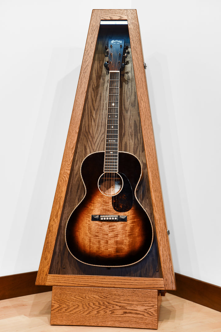 ClimaStand Triangle Humidor with Base - Red Oak with Golden Oak Stain