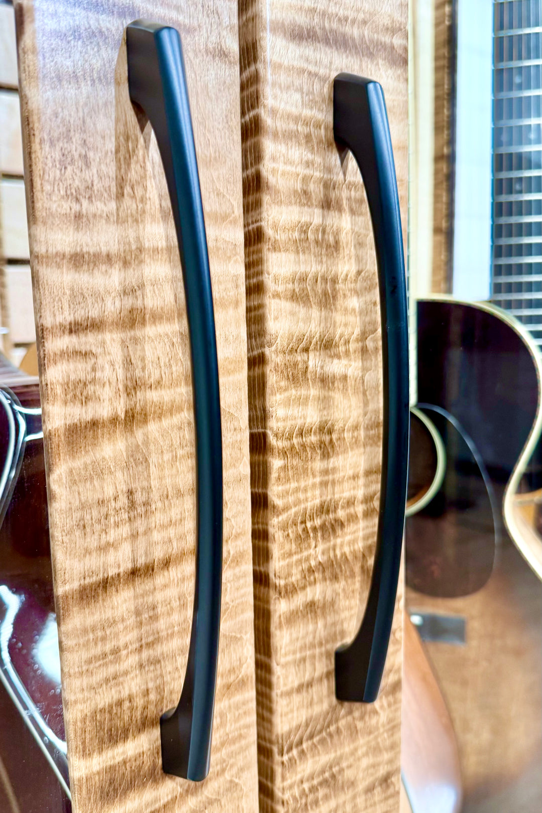 ClimaCab Traditional+ | Flame Maple with Provincial Stain and Natural Flame Maple Slat Wall