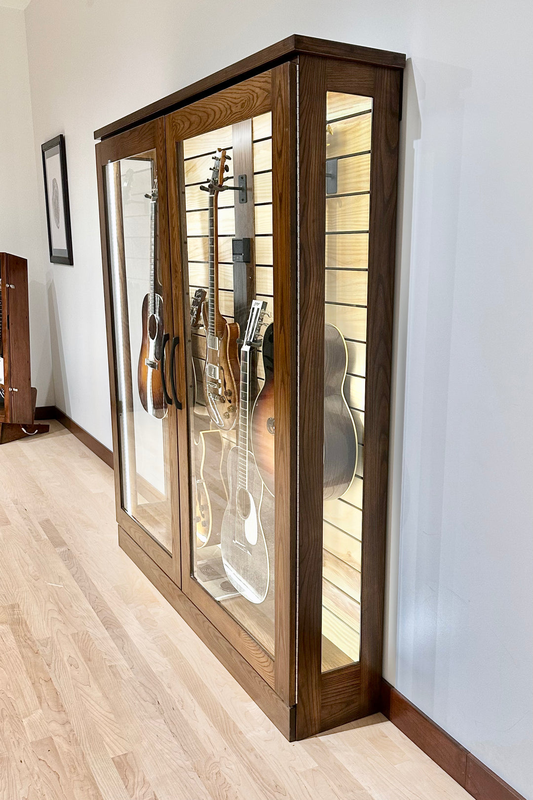 Low Depth ClimaCab V | Northern White Ash with Rich Tobacco Stain and Natural Ash Slatwall