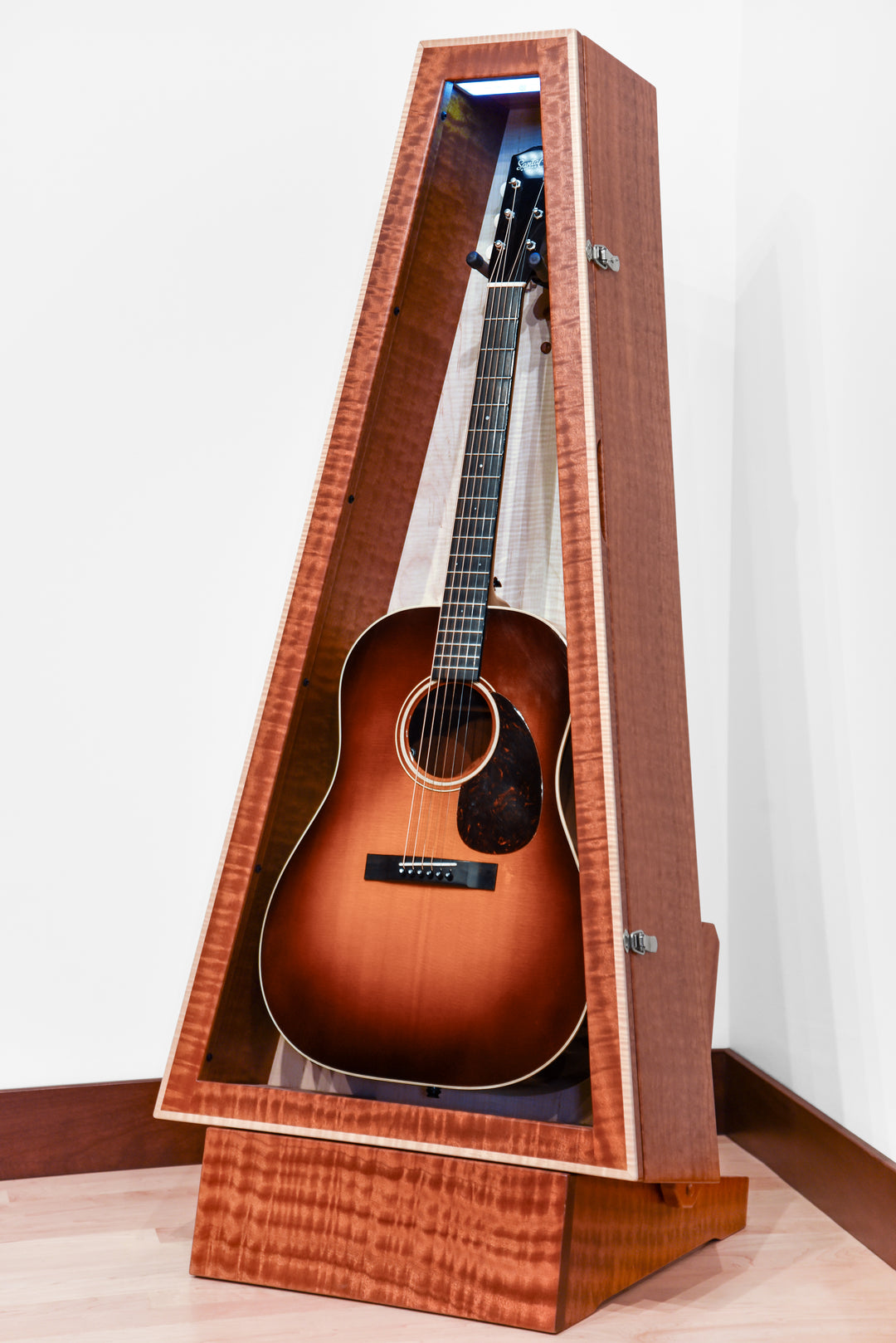 ClimaStand Triangle Humidor with Base - Sapele with Natural Flamed Maple Back