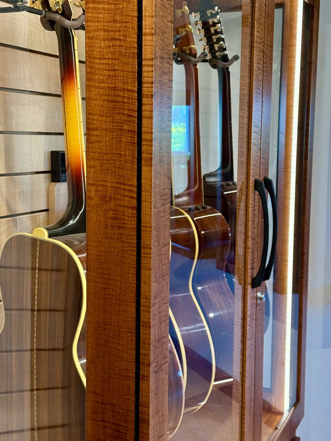 ClimaCab Traditional | Flame Maple with Boston Stain and Natural Flame Maple Slat Wall