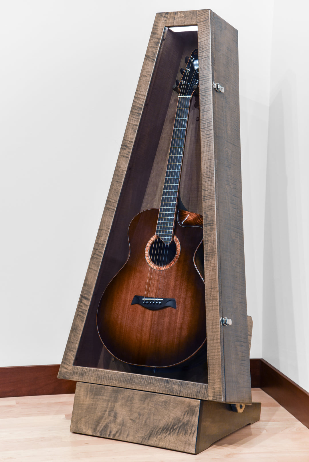 ClimaStand Triangle Humidor with Base - Flamed Maple with Antique Slate Stain