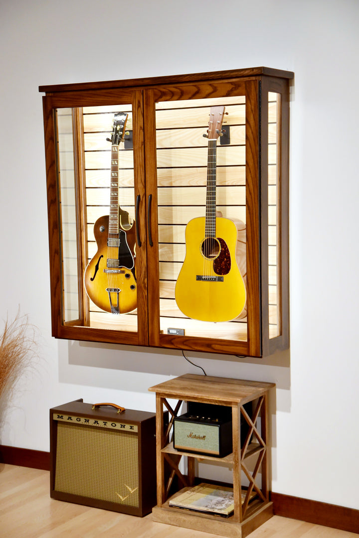 ClimaCase Duo Deluxe in rich tobacco ash with two guitars