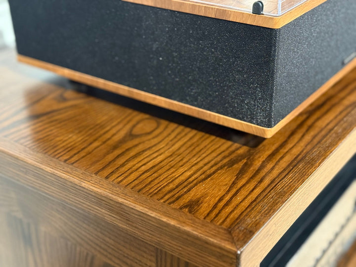 Detail of the coffee stained ash grain along the console top edge